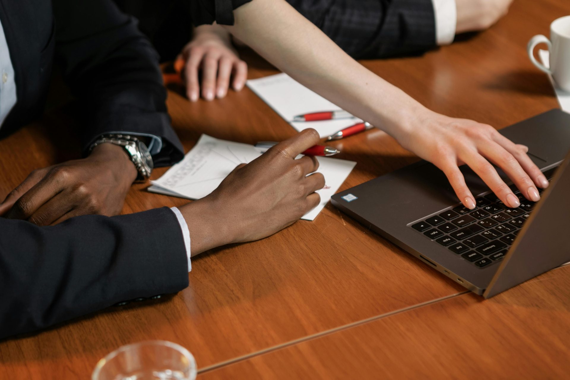 6 Procurement Trends to look out for in IT & Technology in 2025