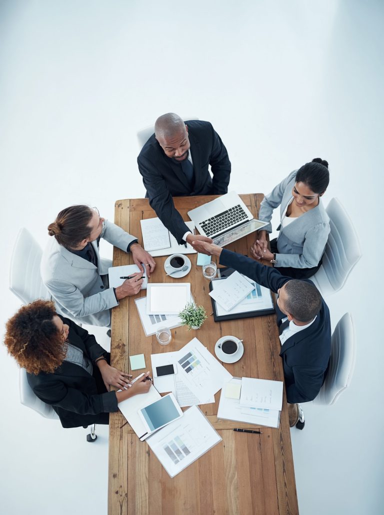corporate-team-meeting-at-conference-table-2026-01-09-09-39-36-utc